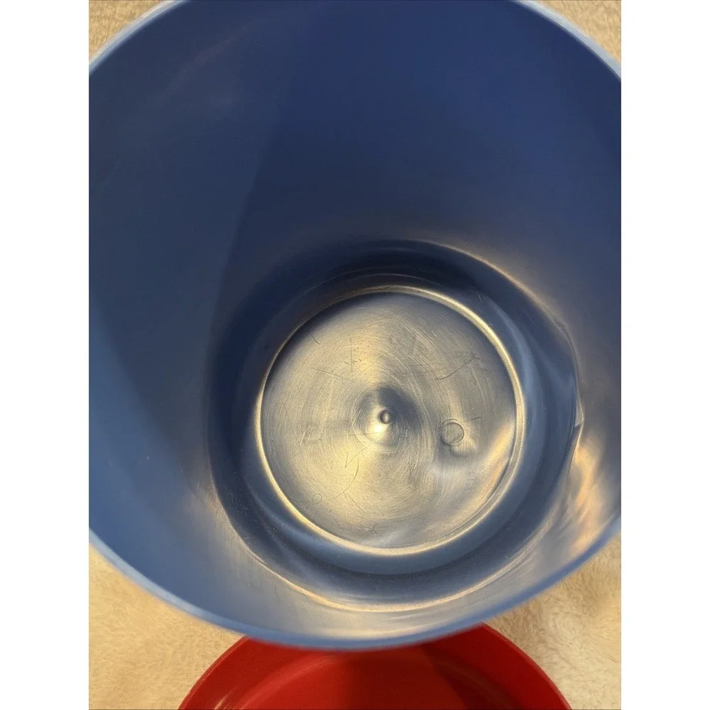 Vintage Rubbermaid 1 Gallon Pitcher Blue With Red Lid #2718 America July Summer